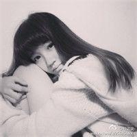 最新有气质的美女黑白头像图片