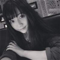 最新有气质的美女黑白头像图片