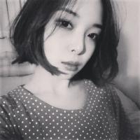 最新有气质的美女黑白头像图片