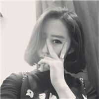 最新有气质的美女黑白头像图片