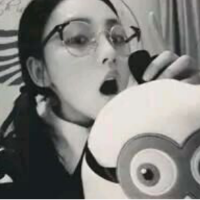 最新有气质的美女黑白头像图片