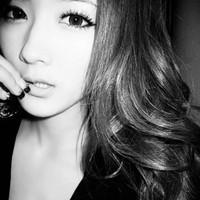 黑色风格悲伤带字女生头像