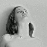 最新版唯美意境女生黑白头像