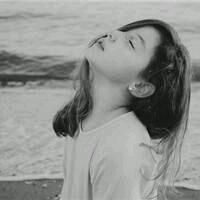 最新版唯美意境女生黑白头像