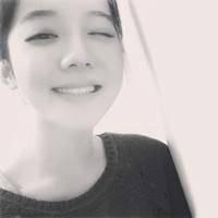 最新版唯美意境女生黑白头像