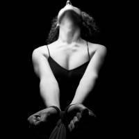 最新版唯美意境女生黑白头像