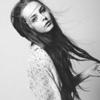 黑白系列伤感意境女生头像素材