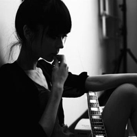 黑白系列伤感意境女生头像素材