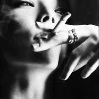 黑白系列伤感意境女生头像素材