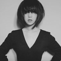 黑白系列伤感意境女生头像素材