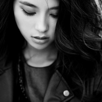 黑白系列伤感意境女生头像素材