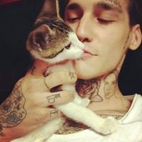 超男人味的欧美纹身男生头像