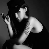 最新qq非主流女生黑白头像图片