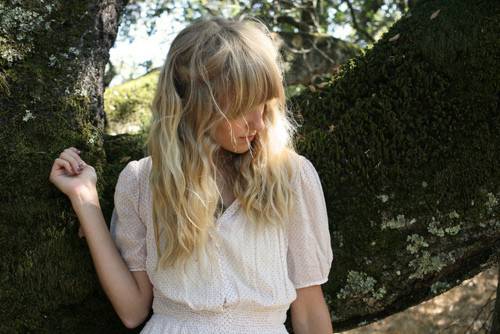 颓废伤感的女生背影图片集锦