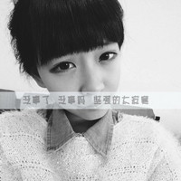 唯美灰白风格带字伤感女生头像