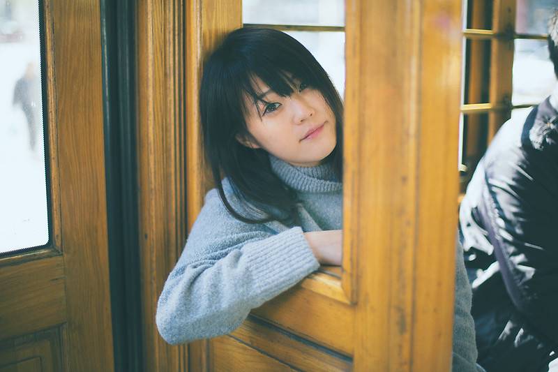 复古车站内唯美意境女生写真图像