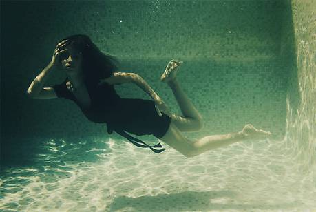 唯美女生大海意境图片写真集