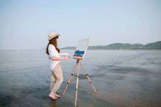 精选素材失恋女生伤感意境图