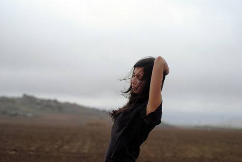 精选素材失恋女生伤感意境图