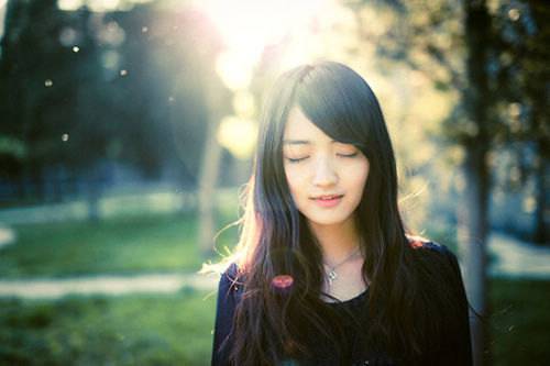 精选素材失恋女生伤感意境图