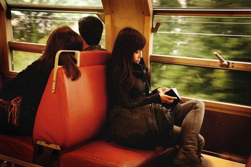 精选素材失恋女生伤感意境图