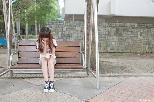 精灵般可爱的女生大图写真