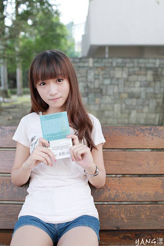 精灵般可爱的女生大图写真