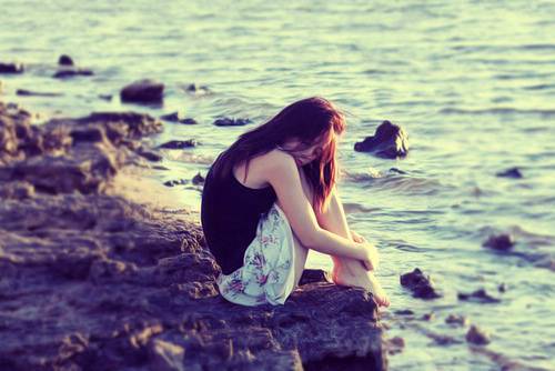 离人的思念超伤感的海边女生图片