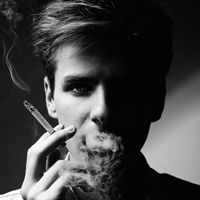 最经典的欧美风男生抽烟头像