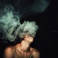 最经典的欧美风男生抽烟头像