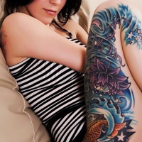 龙纹身的霸气女生图片素材