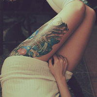 龙纹身的霸气女生图片素材