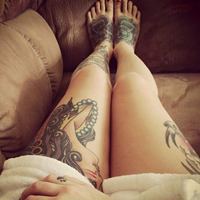 龙纹身的霸气女生图片素材