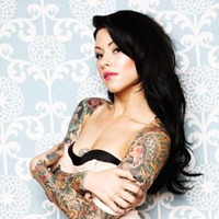 龙纹身的霸气女生图片素材