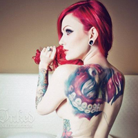 龙纹身的霸气女生图片素材