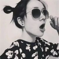 搞笑炫酷的女生图片素材