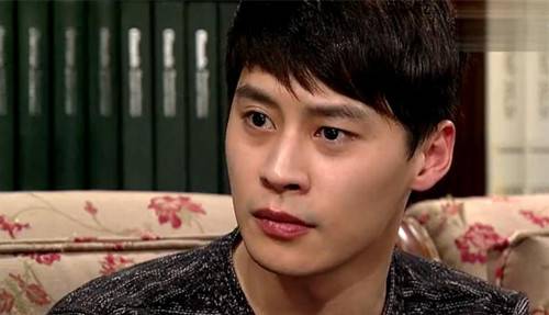 很阳光很帅气的个性型男图片