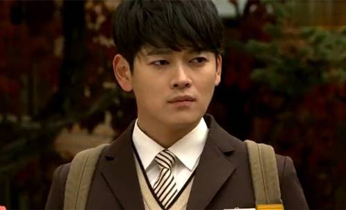 很阳光很帅气的个性型男图片