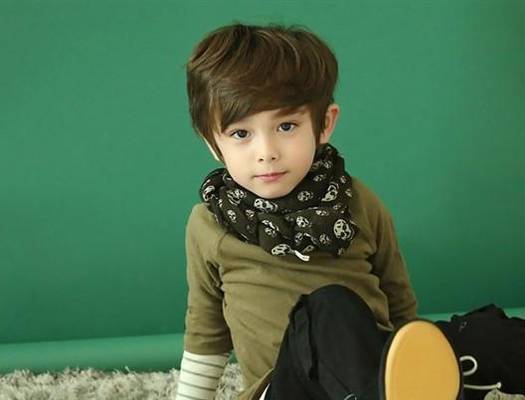 最具独特魅力的混血小正太图片