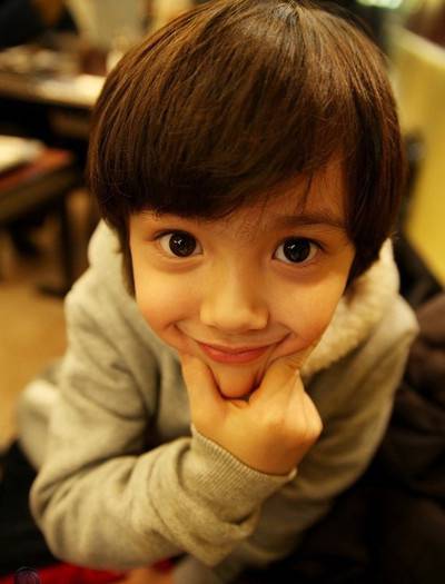 最具独特魅力的混血小正太图片