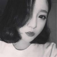 精选个性女生黑白带字头像