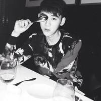 孤独有个性的qq男生黑白头像