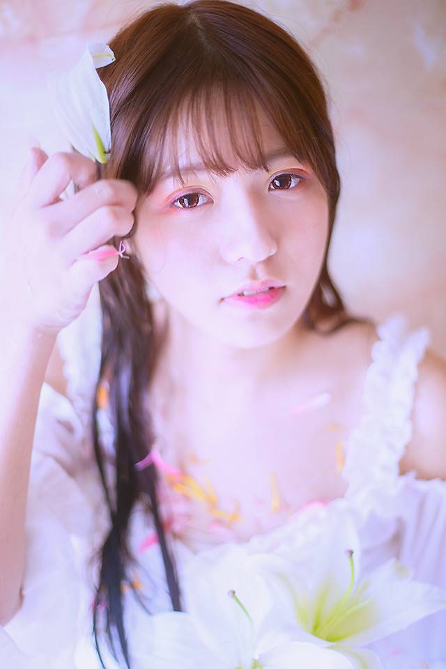 夏日的风采 清爽的女生高清图片