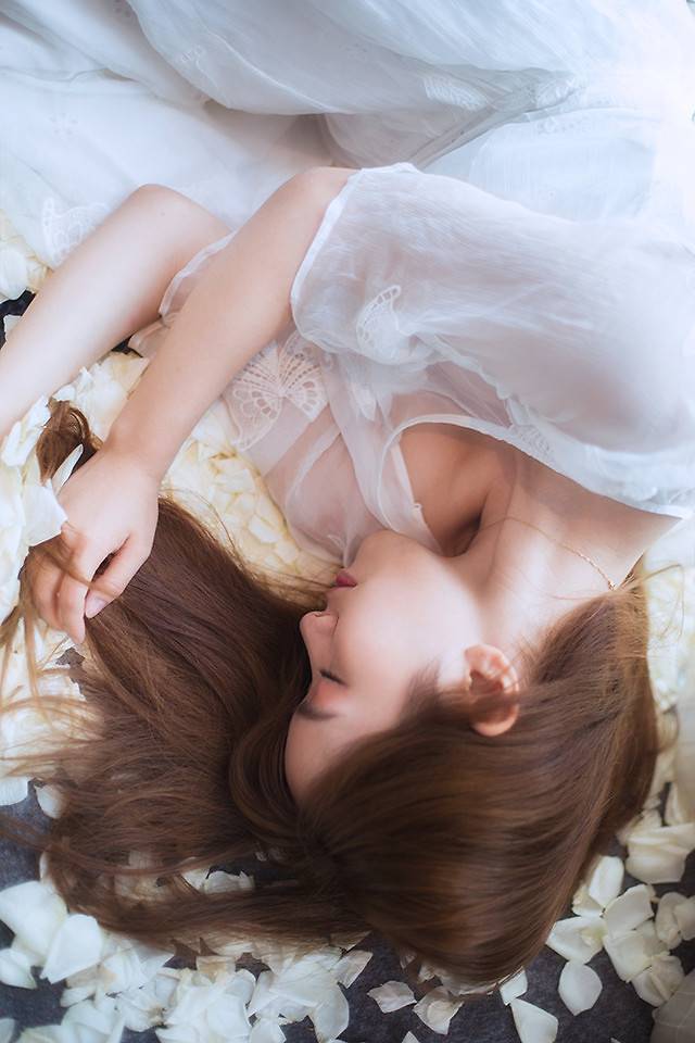 夏日的风采 清爽的女生高清图片