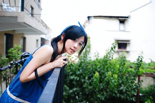 温婉柔美清新淡雅的女生图片