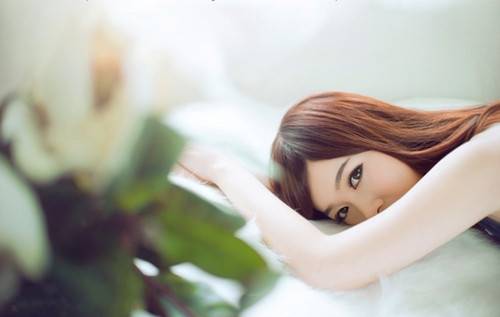 温婉柔美清新淡雅的女生图片