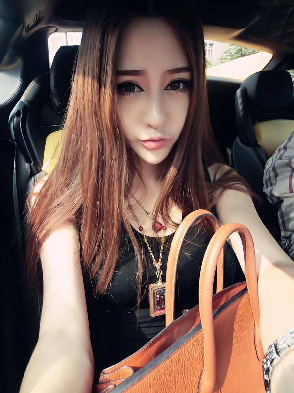 温柔可人的英伦风格女生图片