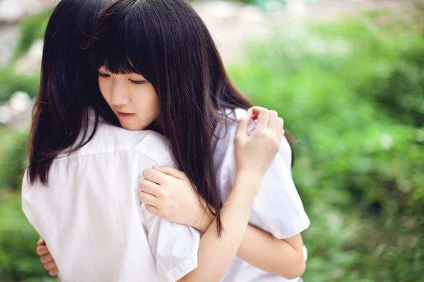 素面朝天淡妆嫣然的朴素女生图片