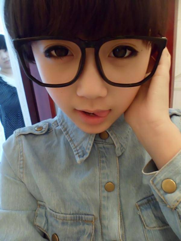 超级好看的简约风格女生图片