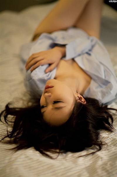 非主流时尚性感美女高清图片